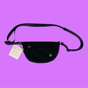 lululemon athletica Midnight Black Crossbody Bag 2L